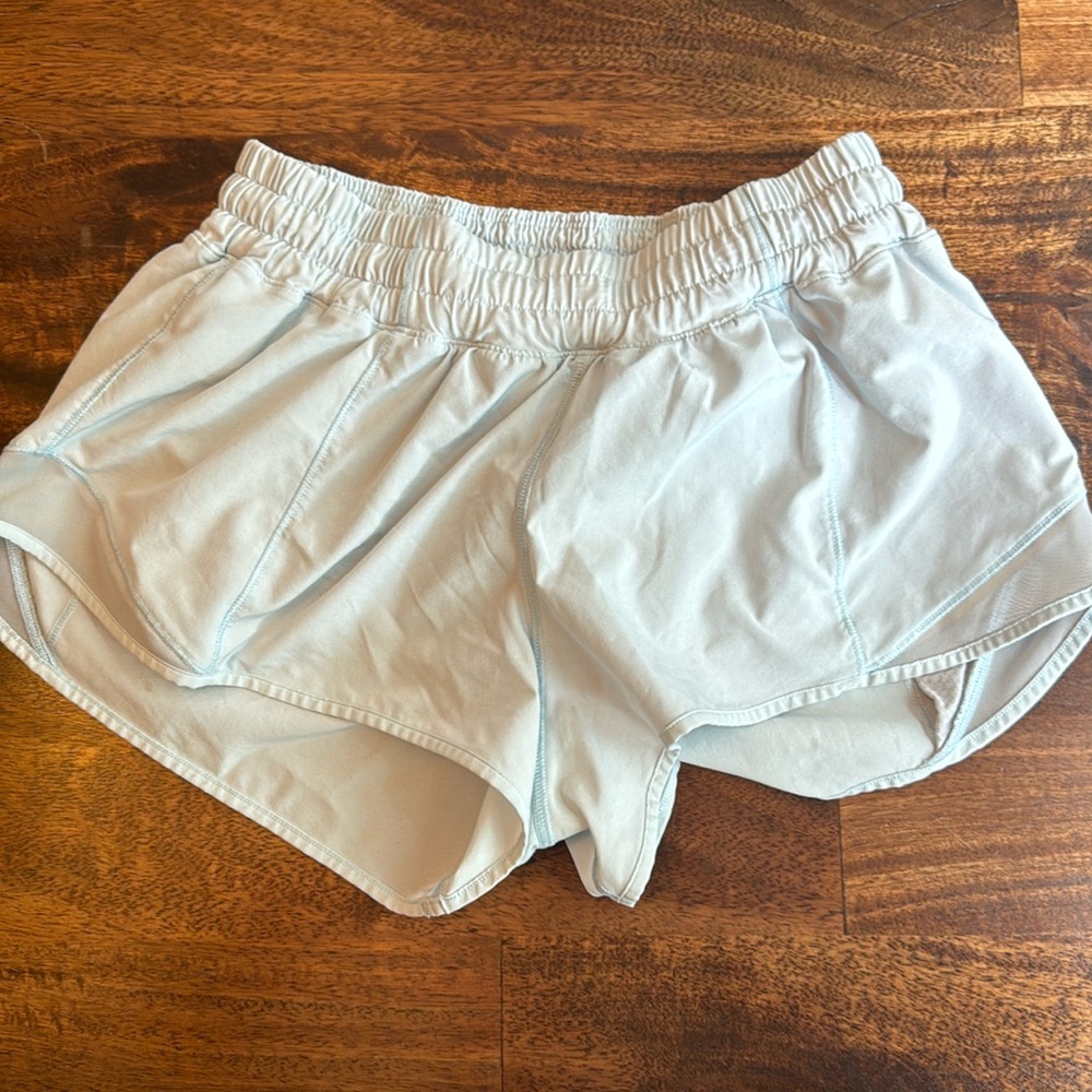 Lululemon Hotty Hot shorts size 6